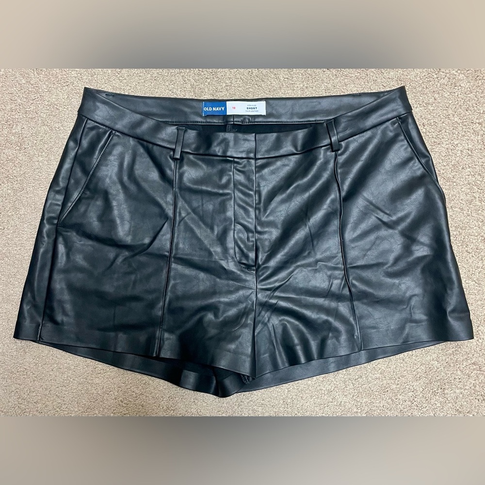 NWOT Old Navy shorts